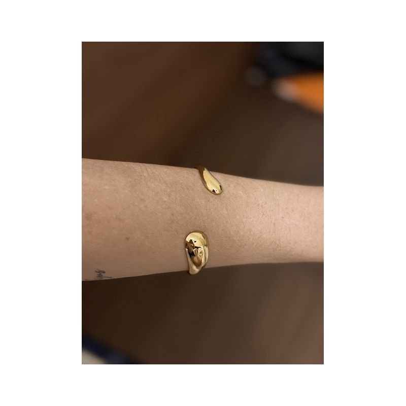Bracelete no aço inoxidavel banhado a ouro