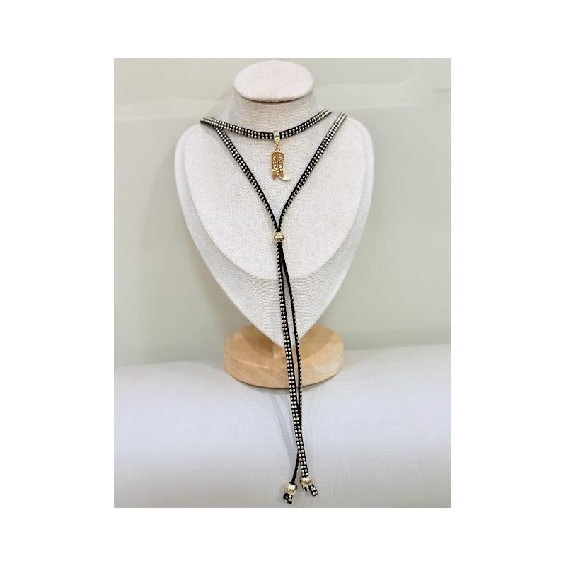 Colar em couro estilo vaquejada