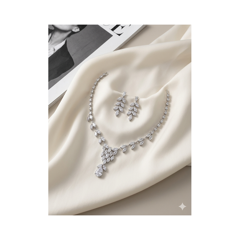 Conjunto cravejado de zirconia folheado
