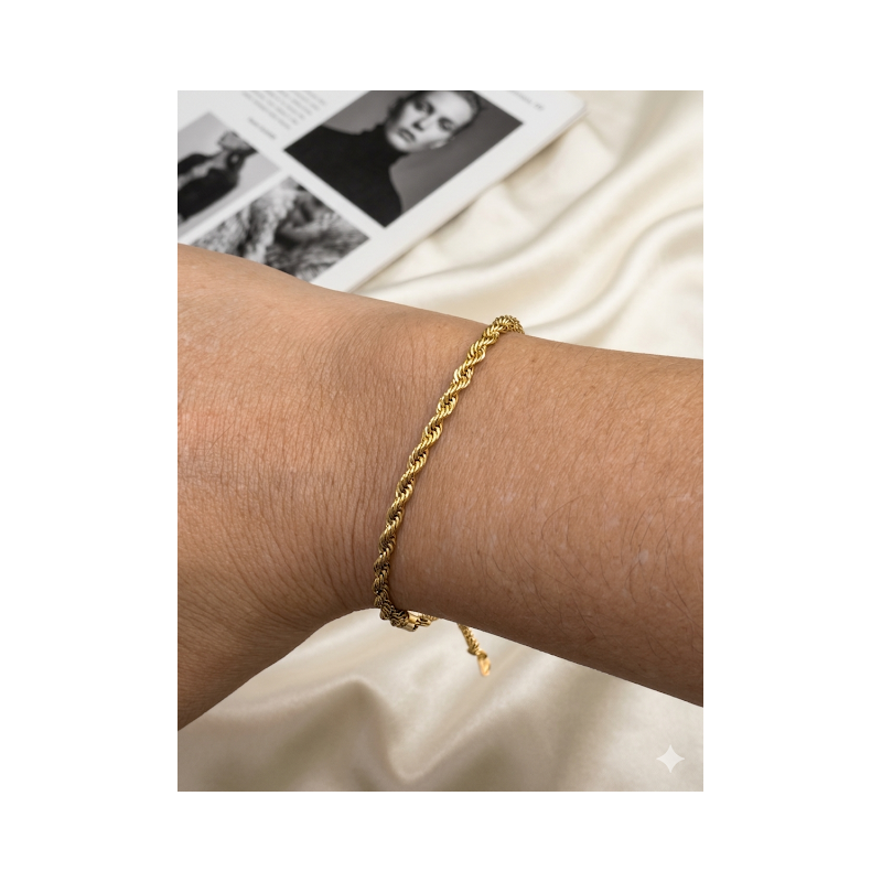 Pulseira no aço inoxidavel banhado a ouro